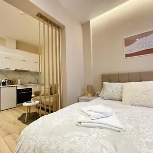 Aj Apartments, Hidden Gem In The Heart Of Appartamento Tirana